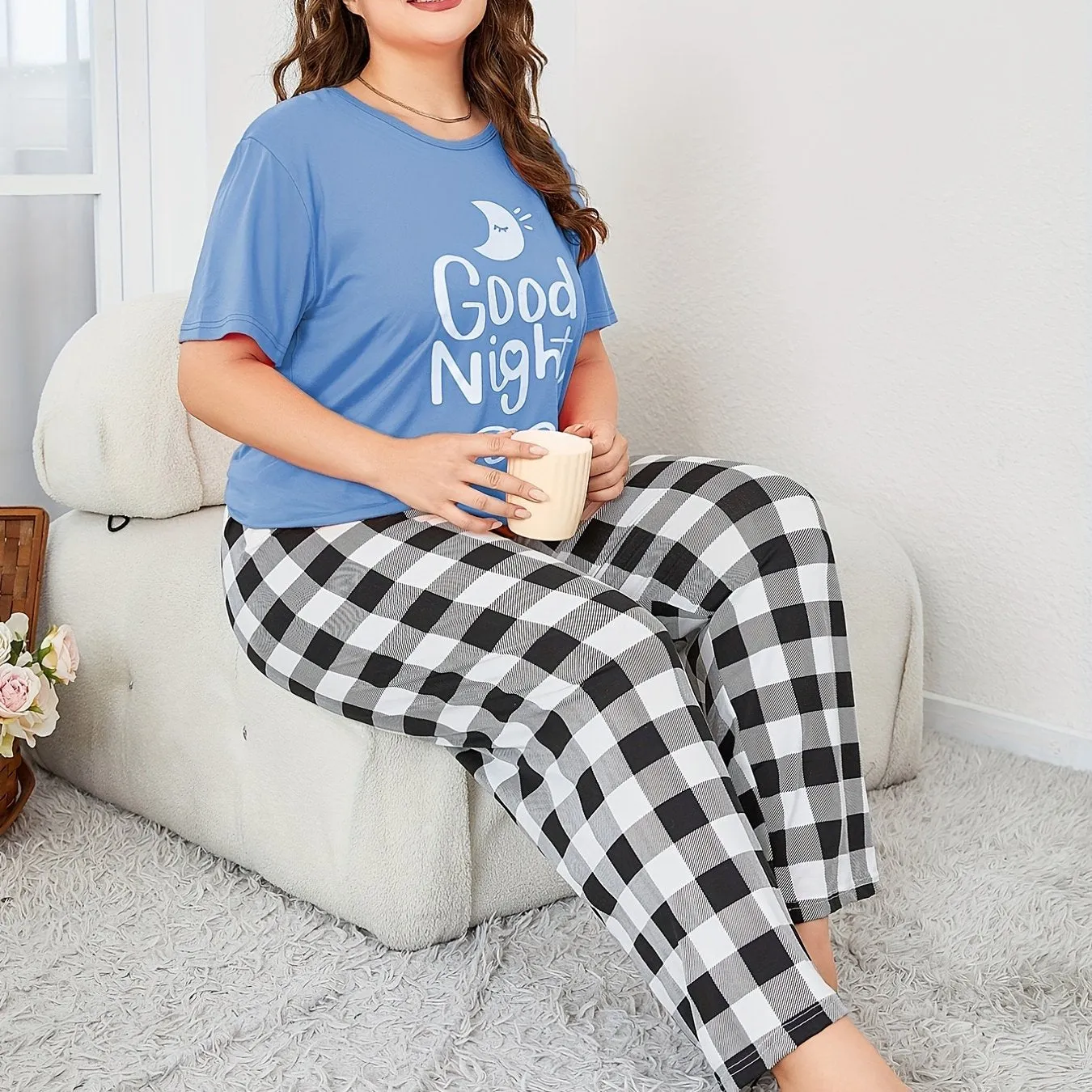 Chic Comfort Women's Plus Moon & Letter Print Loungewear Set for Casual Elegance