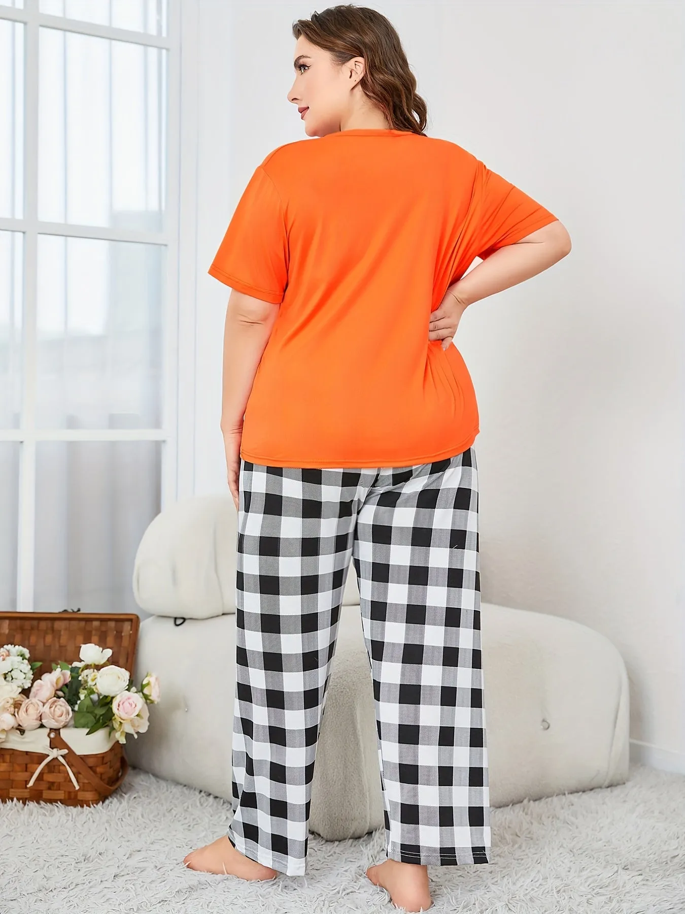 Chic Comfort Women's Plus Moon & Letter Print Loungewear Set for Casual Elegance